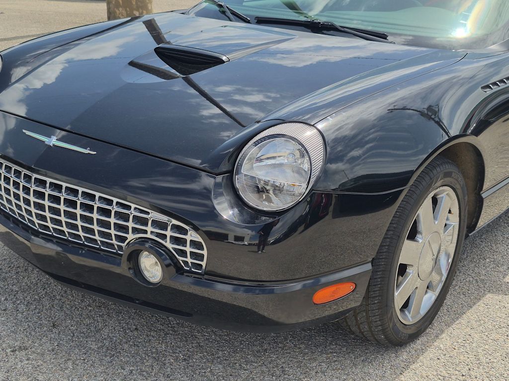 Thumbnail: 2002 Ford Thunderbird - 7