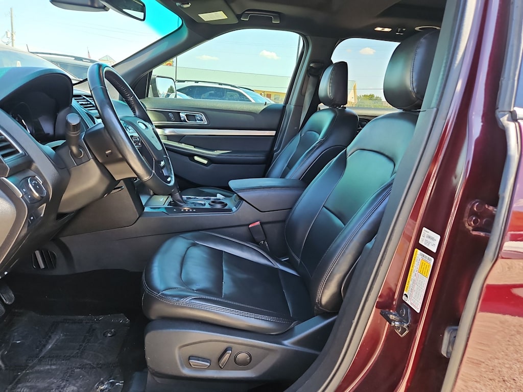 Thumbnail: 2019 Ford Explorer - 8