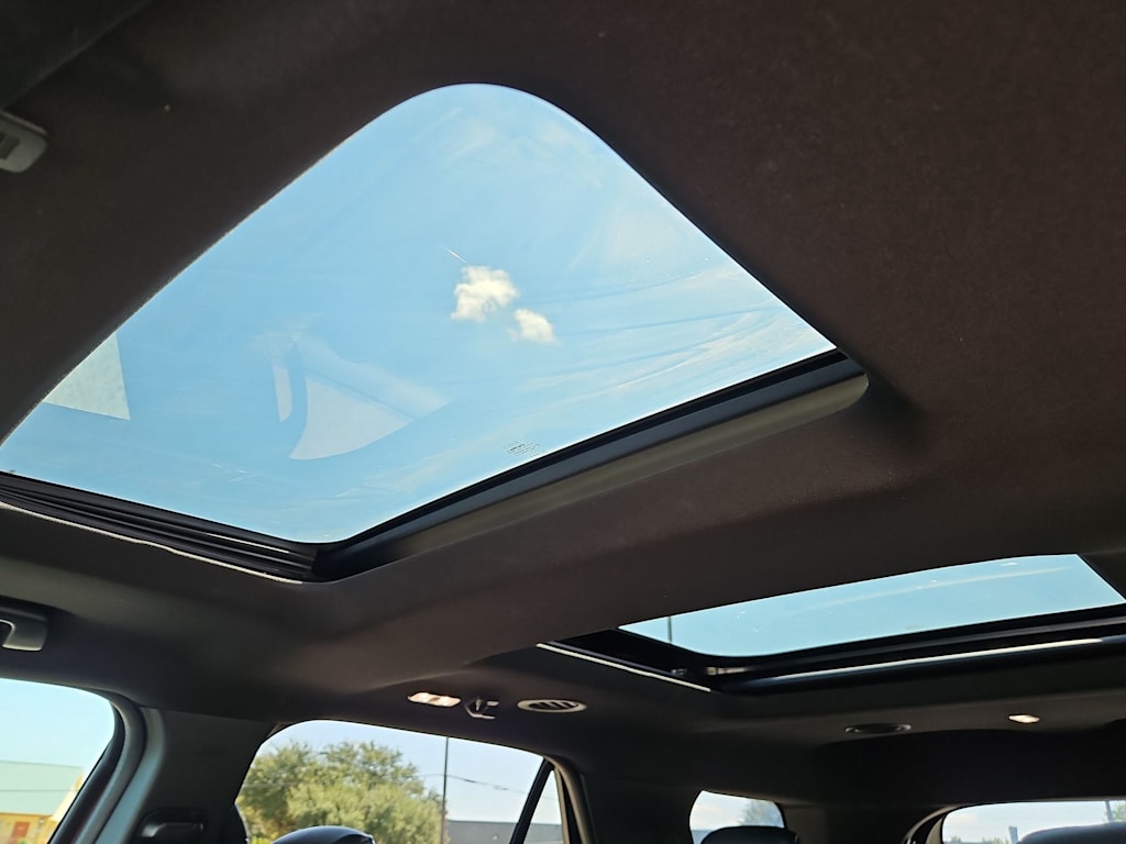 Thumbnail: 2019 Ford Explorer - 18