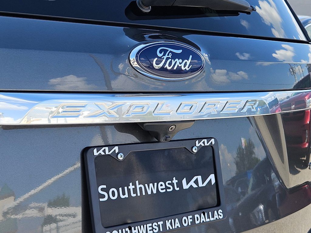 Thumbnail: 2018 Ford Explorer - 25