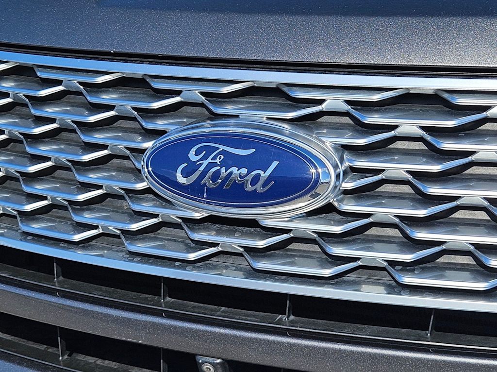 Thumbnail: 2018 Ford Explorer - 7