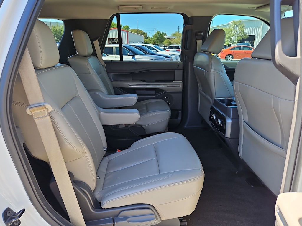 Thumbnail: 2021 Ford Expedition - 28