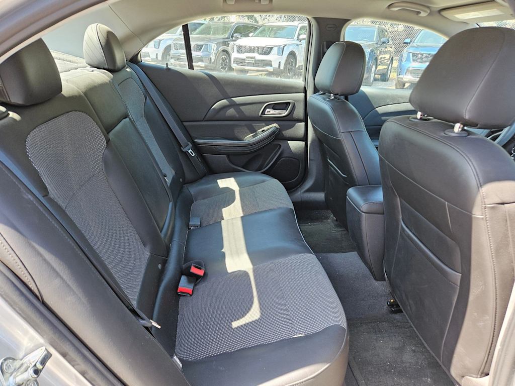Thumbnail: 2016 Chevrolet Malibu - 20
