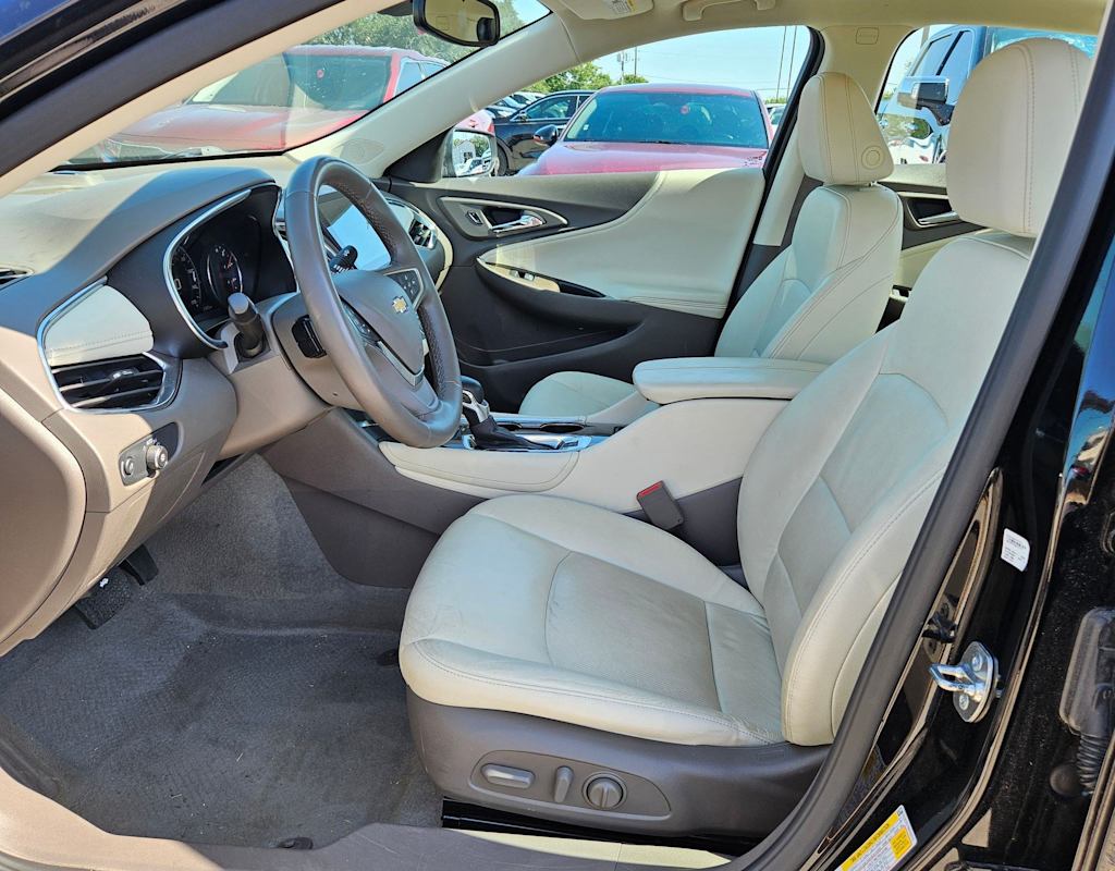 Thumbnail: 2024 Chevrolet Malibu - 10