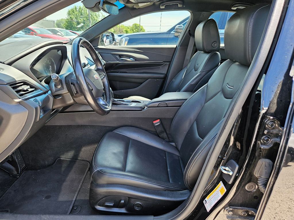 Thumbnail: 2023 Cadillac CT4 - 11