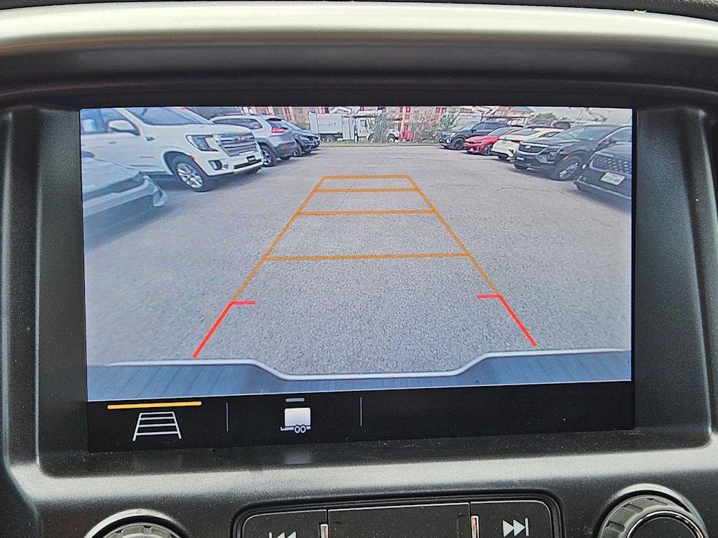 Thumbnail: 2022 Chevrolet Colorado - 25