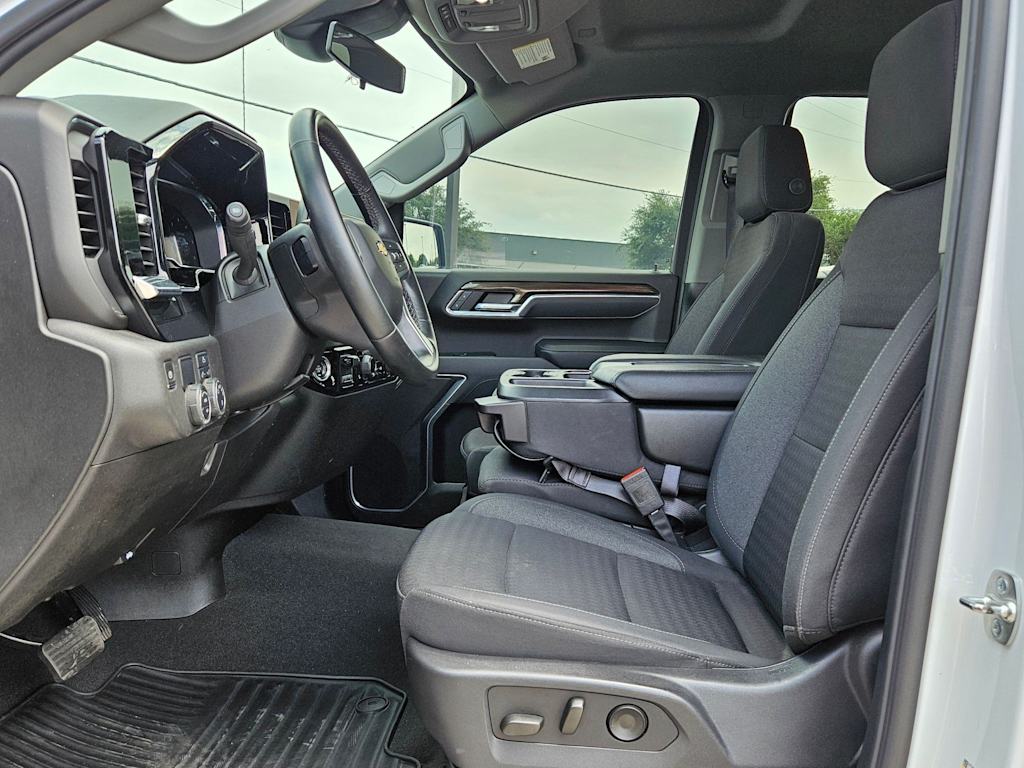 Thumbnail: 2025 Chevrolet Silverado 1500 - 10