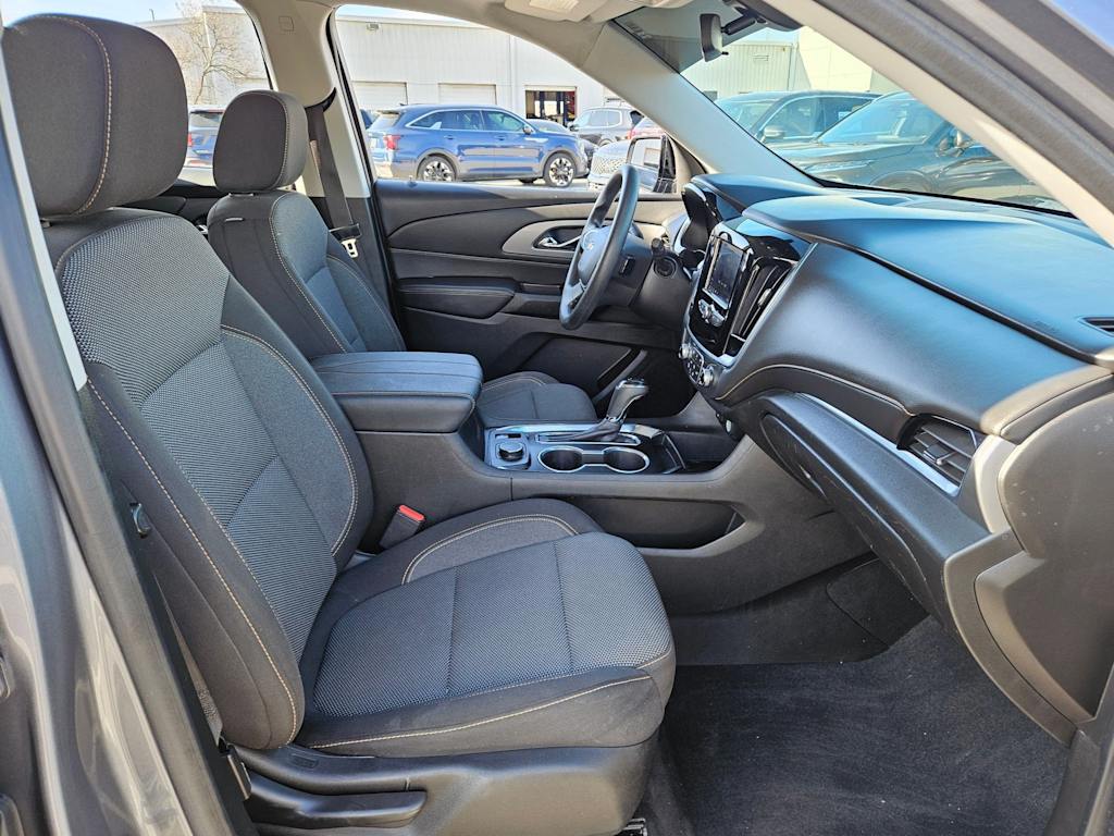 Thumbnail: 2020 Chevrolet Traverse - 11