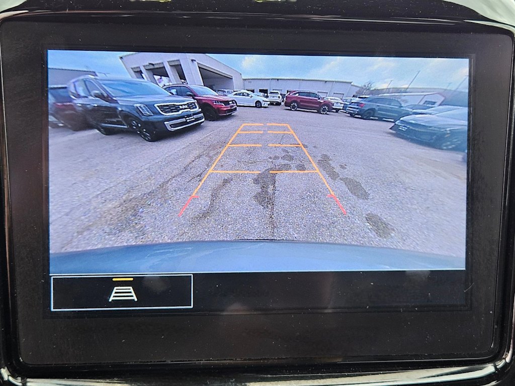 Thumbnail: 2023 Chevrolet Traverse - 35