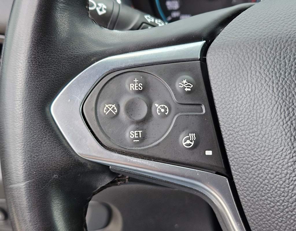 Thumbnail: 2023 Chevrolet Traverse - 32