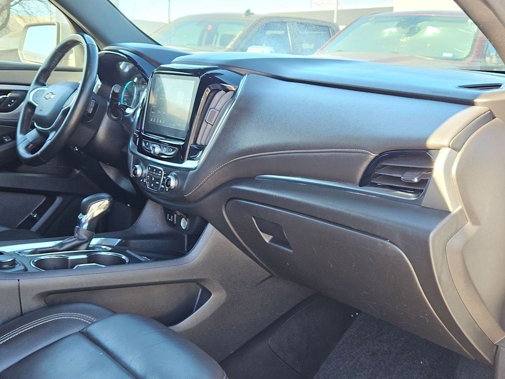 Thumbnail: 2023 Chevrolet Traverse - 14