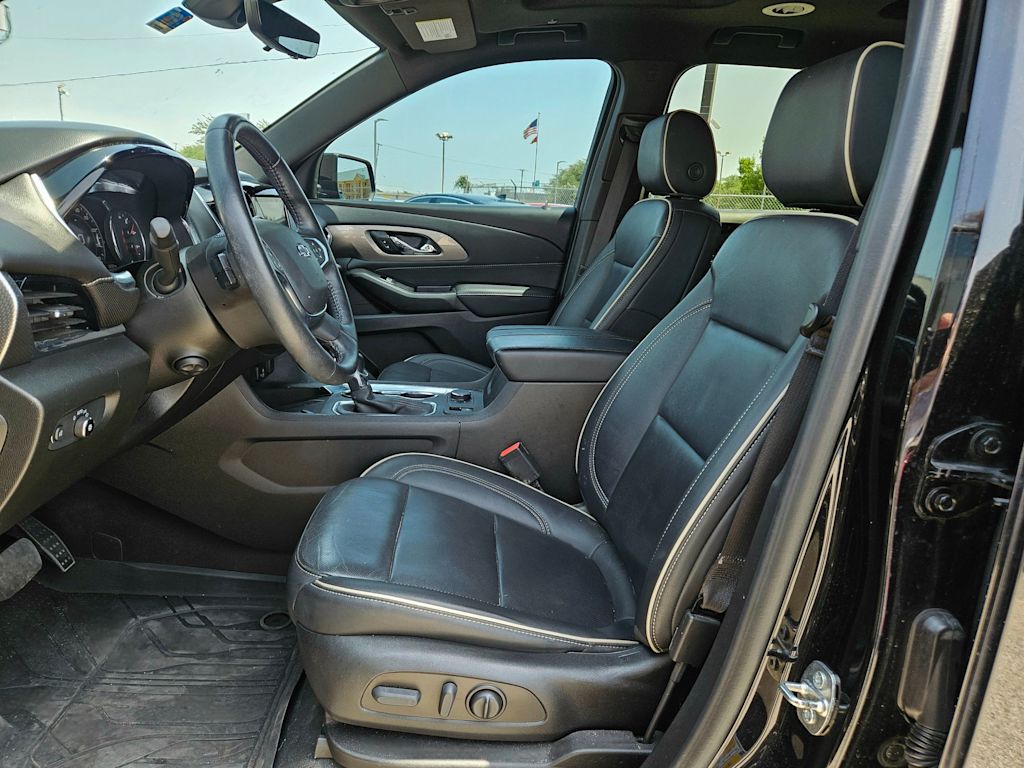 Thumbnail: 2022 Chevrolet Traverse - 10