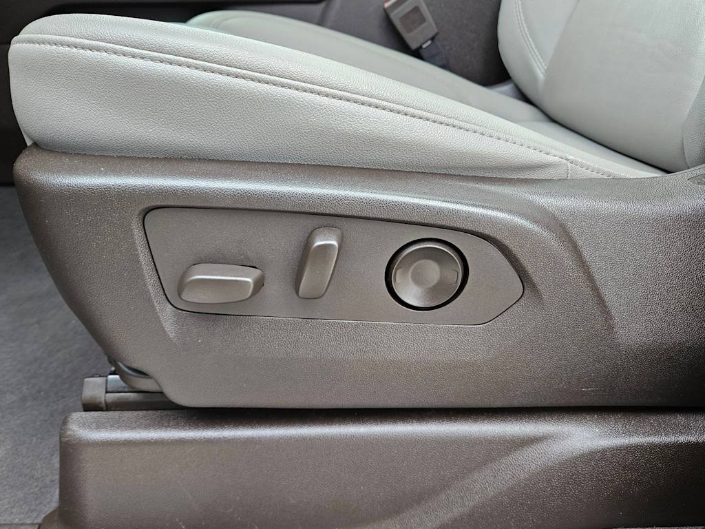 Thumbnail: 2022 Chevrolet Tahoe - 25