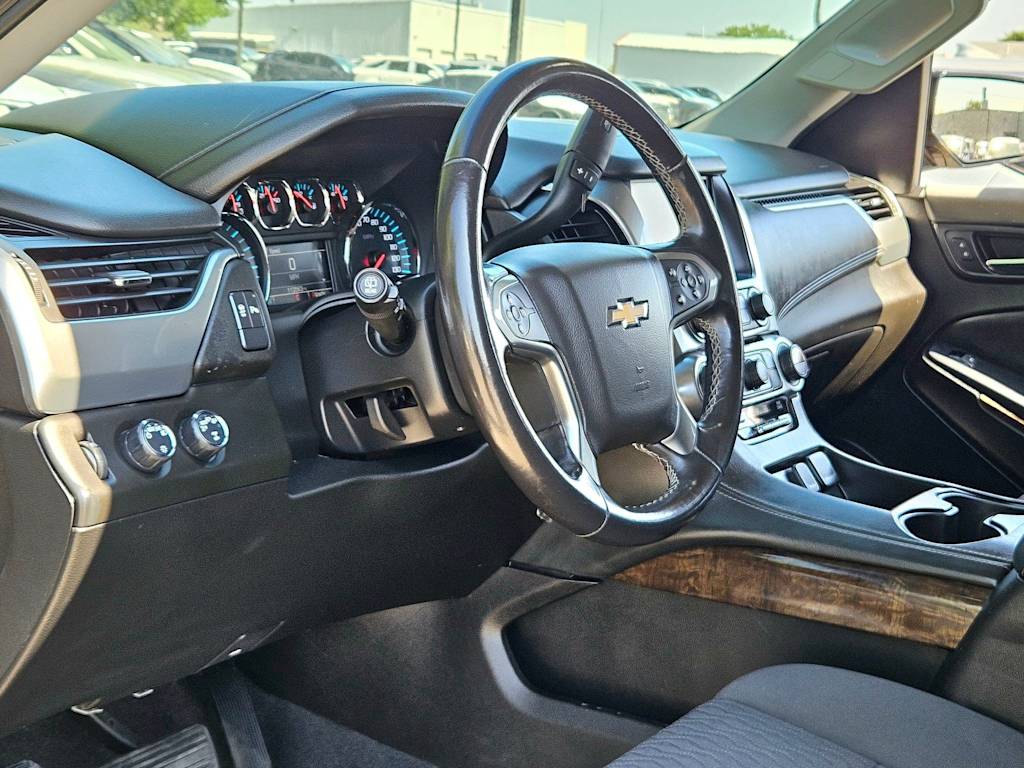 Thumbnail: 2019 Chevrolet Tahoe - 2