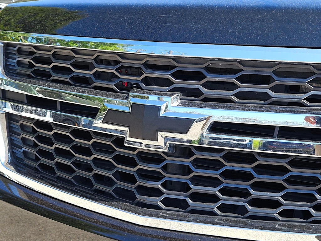 Thumbnail: 2019 Chevrolet Tahoe - 4