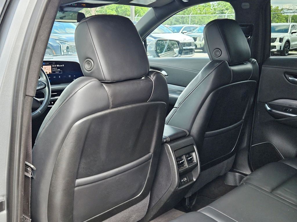 Thumbnail: 2024 Cadillac XT4 - 9