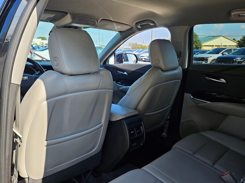 Thumbnail: 2023 Cadillac XT4 - 12