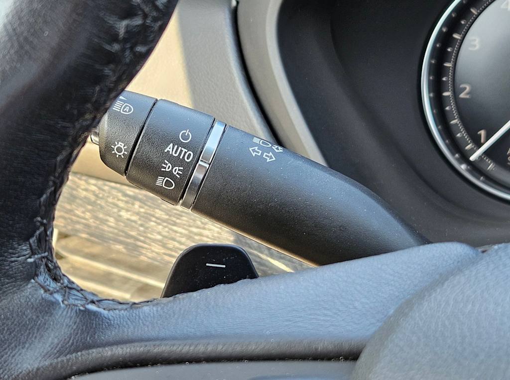 Thumbnail: 2023 Cadillac XT4 - 17