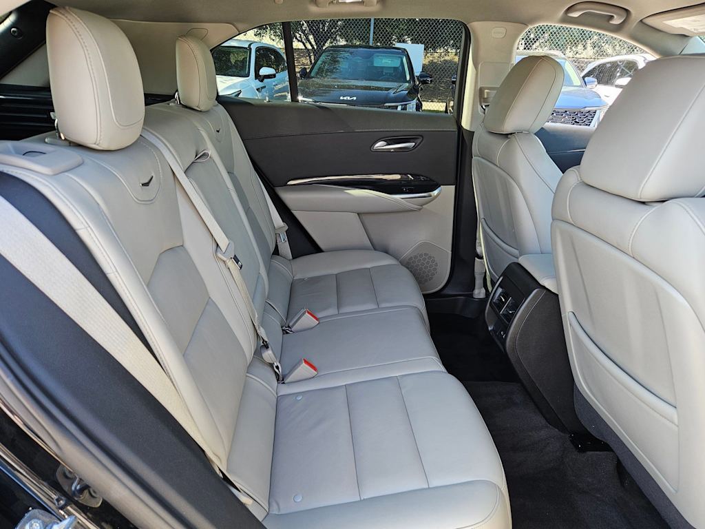 Thumbnail: 2023 Cadillac XT4 - 27