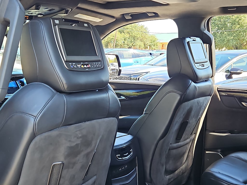 Thumbnail: 2017 Cadillac Escalade - 8
