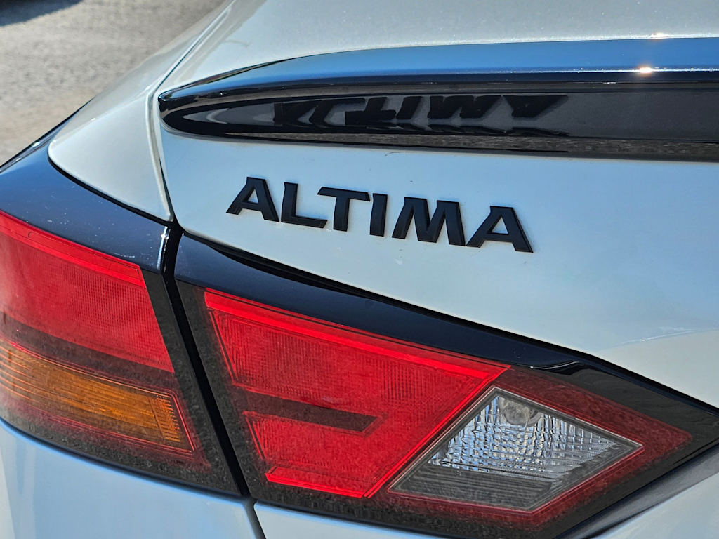 Thumbnail: 2022 Nissan Altima - 24
