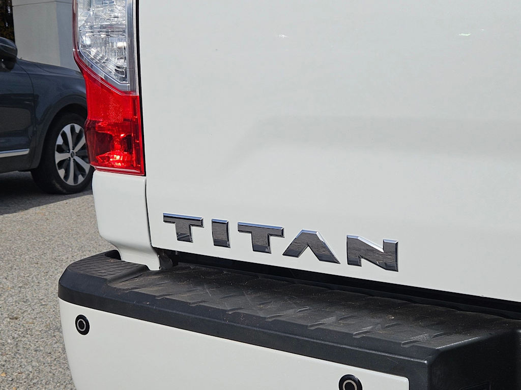 Thumbnail: 2018 Nissan Titan - 18