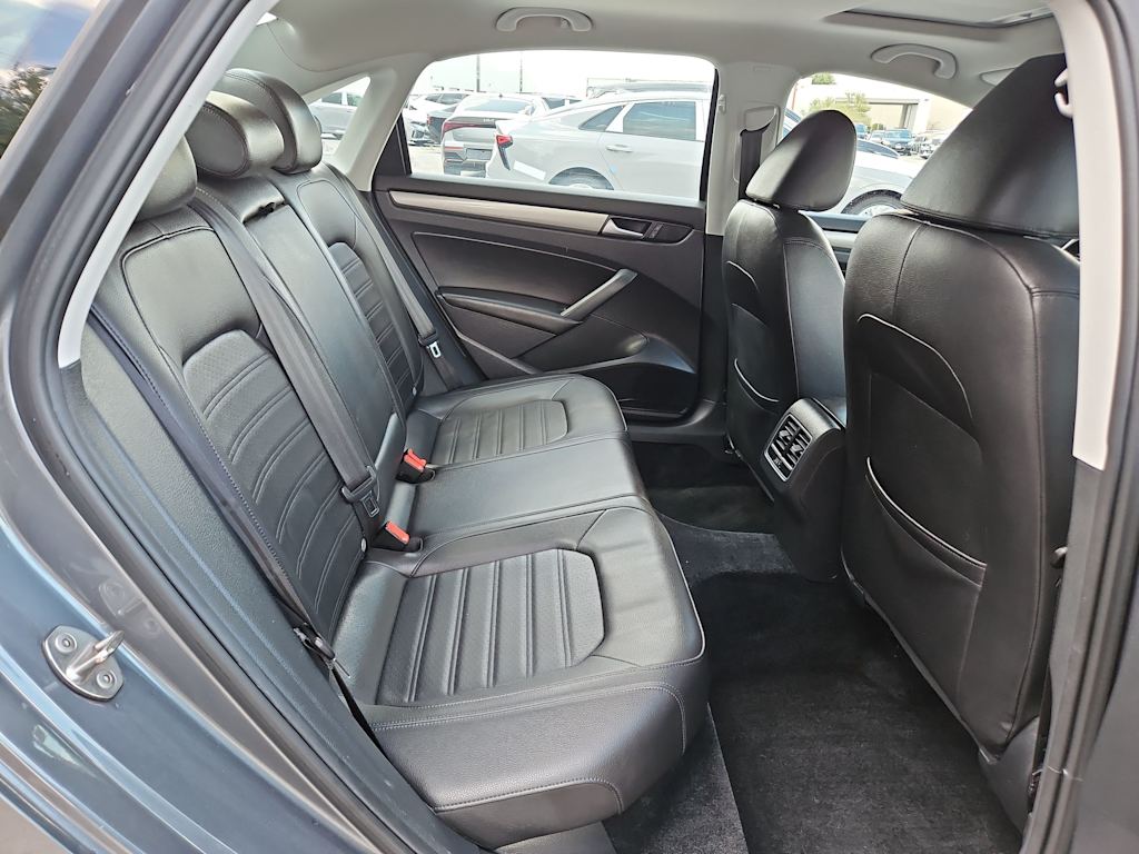 Thumbnail: 2015 Volkswagen Passat - 21