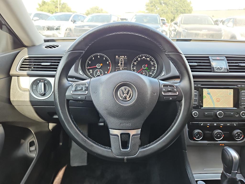 Thumbnail: 2015 Volkswagen Passat - 11