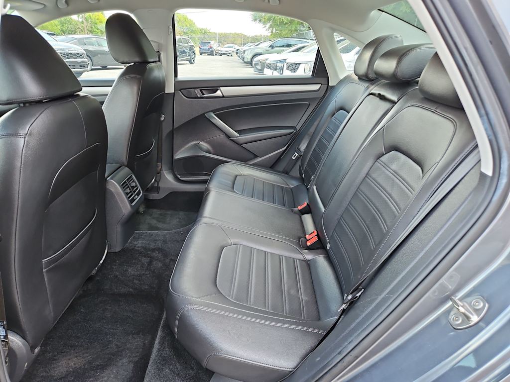Thumbnail: 2015 Volkswagen Passat - 20