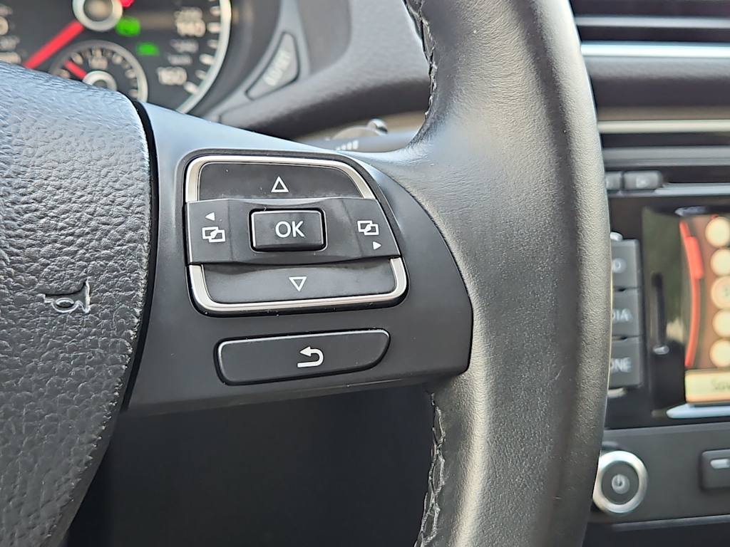 Thumbnail: 2015 Volkswagen Passat - 23
