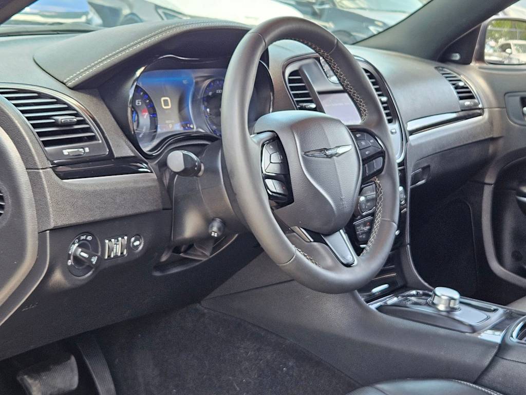 Thumbnail: 2023 Chrysler 300 - 2