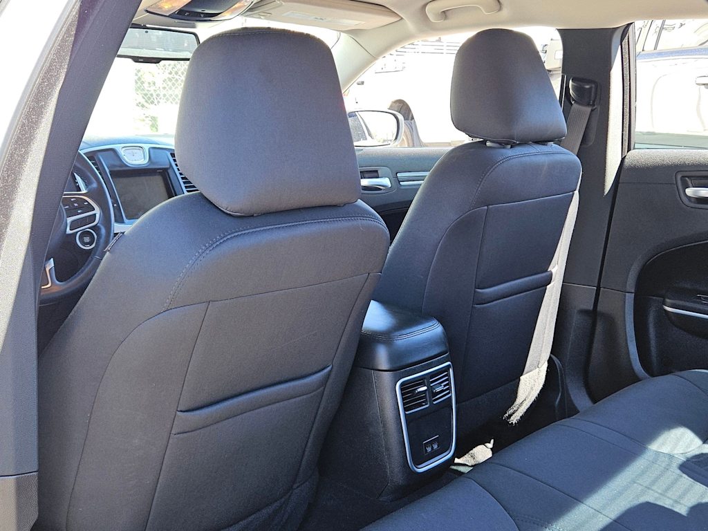 2022 Chrysler 300 Touring 11
