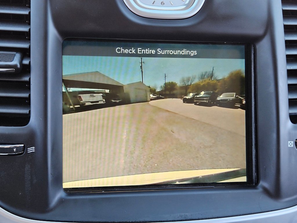 2022 Chrysler 300 Touring 22