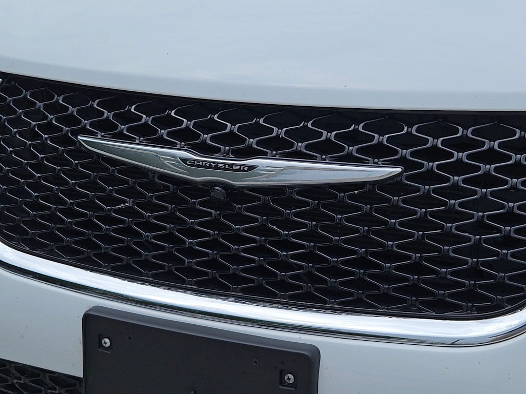 Thumbnail: 2022 Chrysler Pacifica - 7