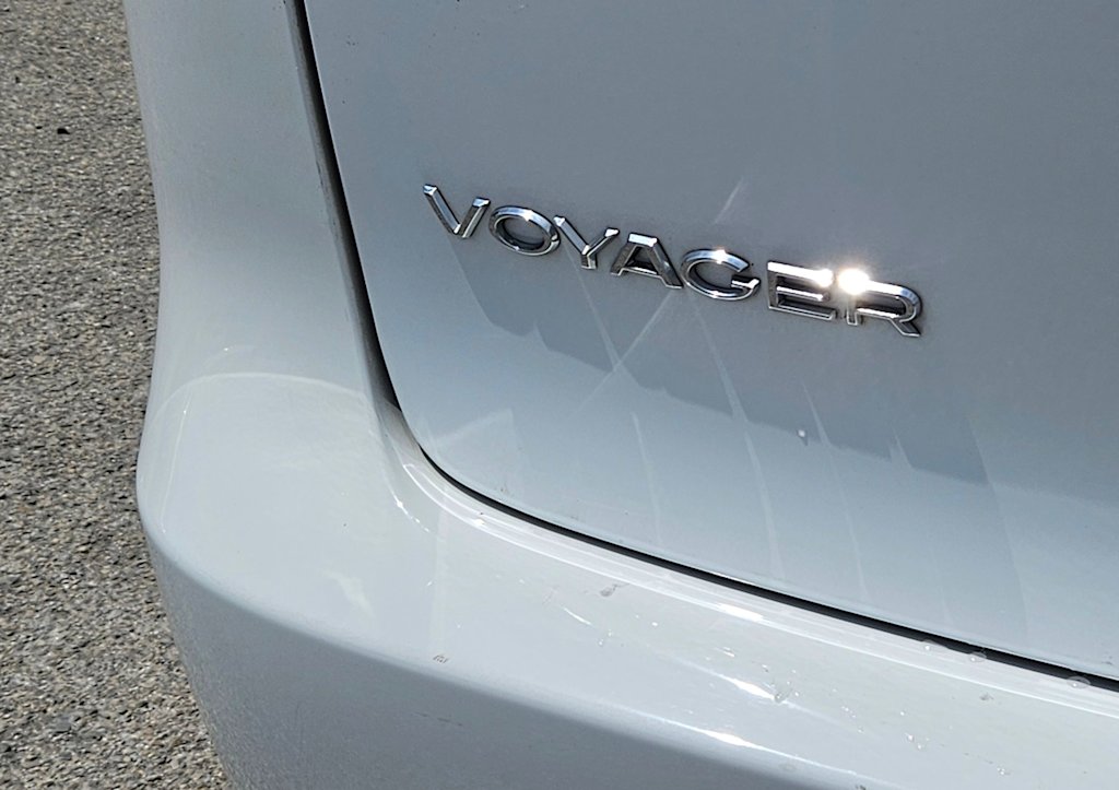 Thumbnail: 2022 Chrysler Voyager - 23