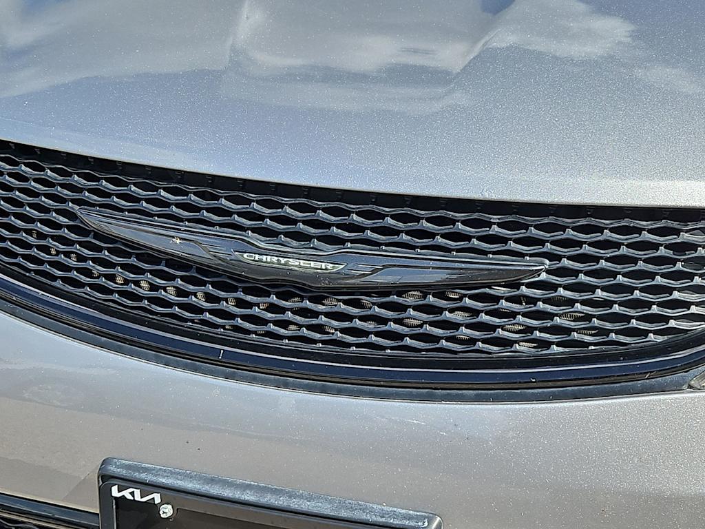 Thumbnail: 2018 Chrysler Pacifica - 16