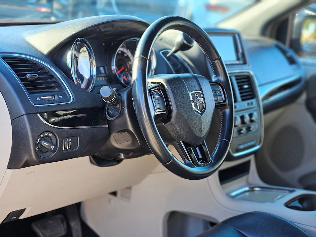 2019 Dodge Grand Caravan SXT 2