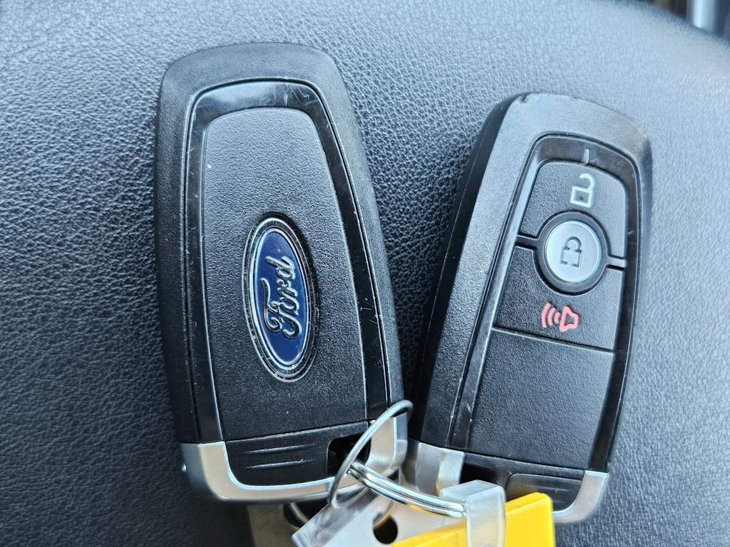 Thumbnail: 2020 Ford Edge - 12