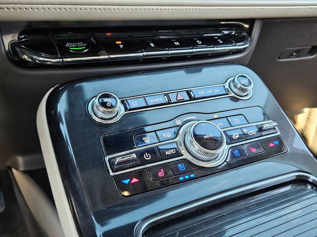 Thumbnail: 2022 Lincoln Nautilus - 30