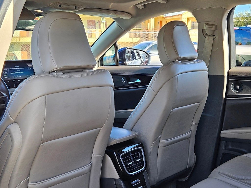 Thumbnail: 2022 Lincoln Nautilus - 9