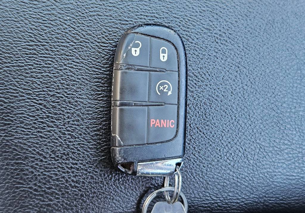 Thumbnail: 2020 Jeep Compass - 32