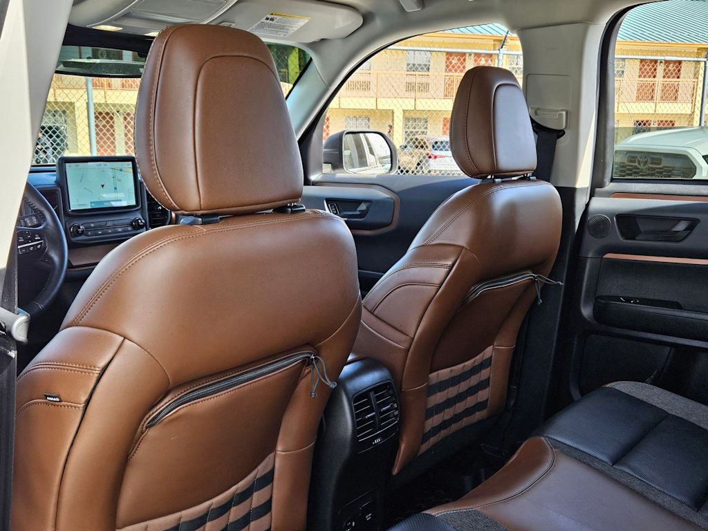 Thumbnail: 2022 Ford Bronco Sport - 11