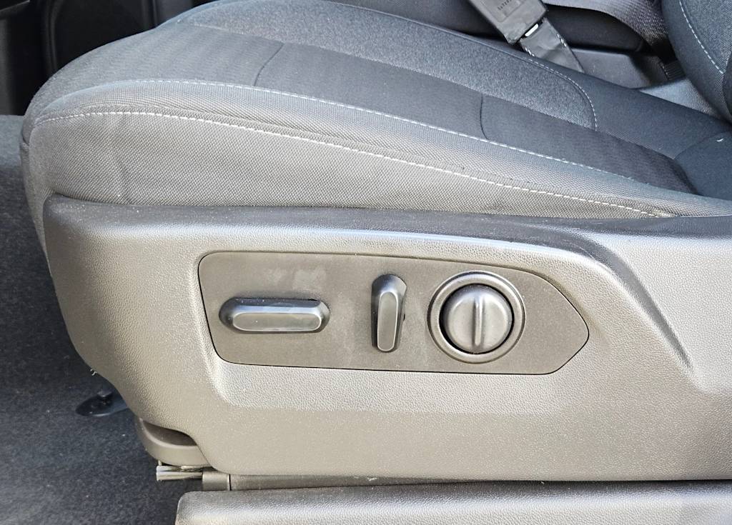 Thumbnail: 2020 Chevrolet Silverado 1500 - 28