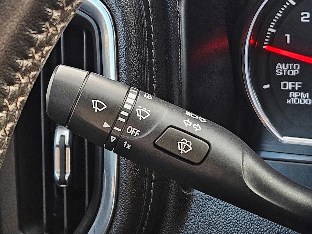 Thumbnail: 2020 Chevrolet Silverado 1500 - 33