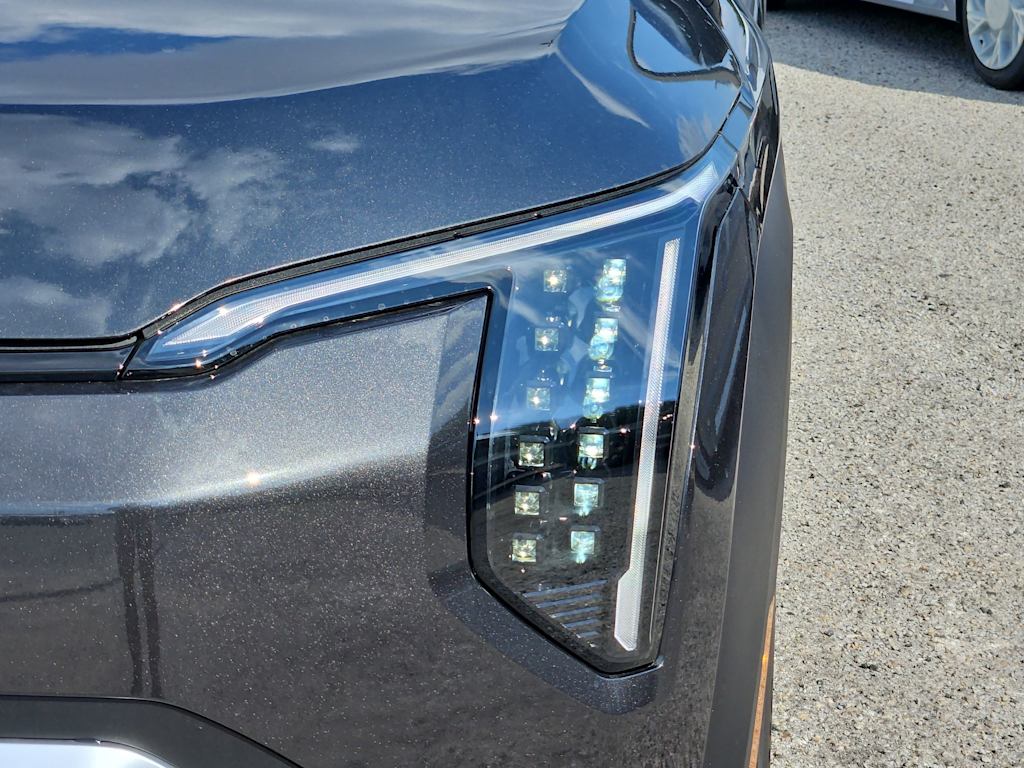 Thumbnail: 2027 Kia EV3 - 23