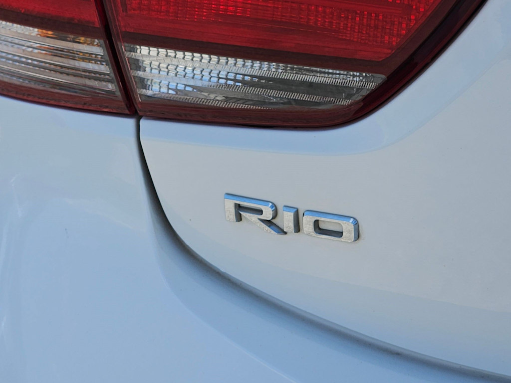 Thumbnail: 2021 Kia Rio - 23