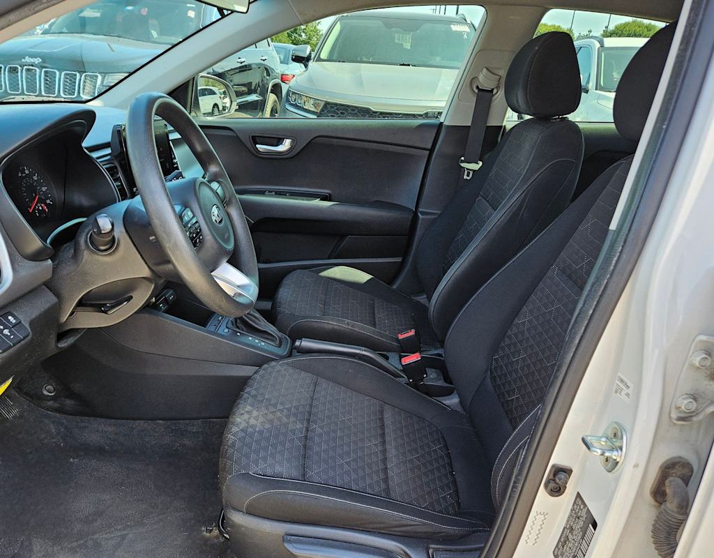 Thumbnail: 2021 Kia Rio - 10