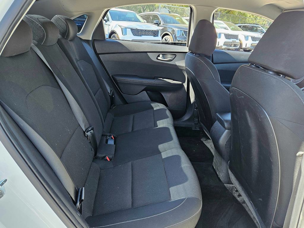 Thumbnail: 2021 Kia Forte - 23