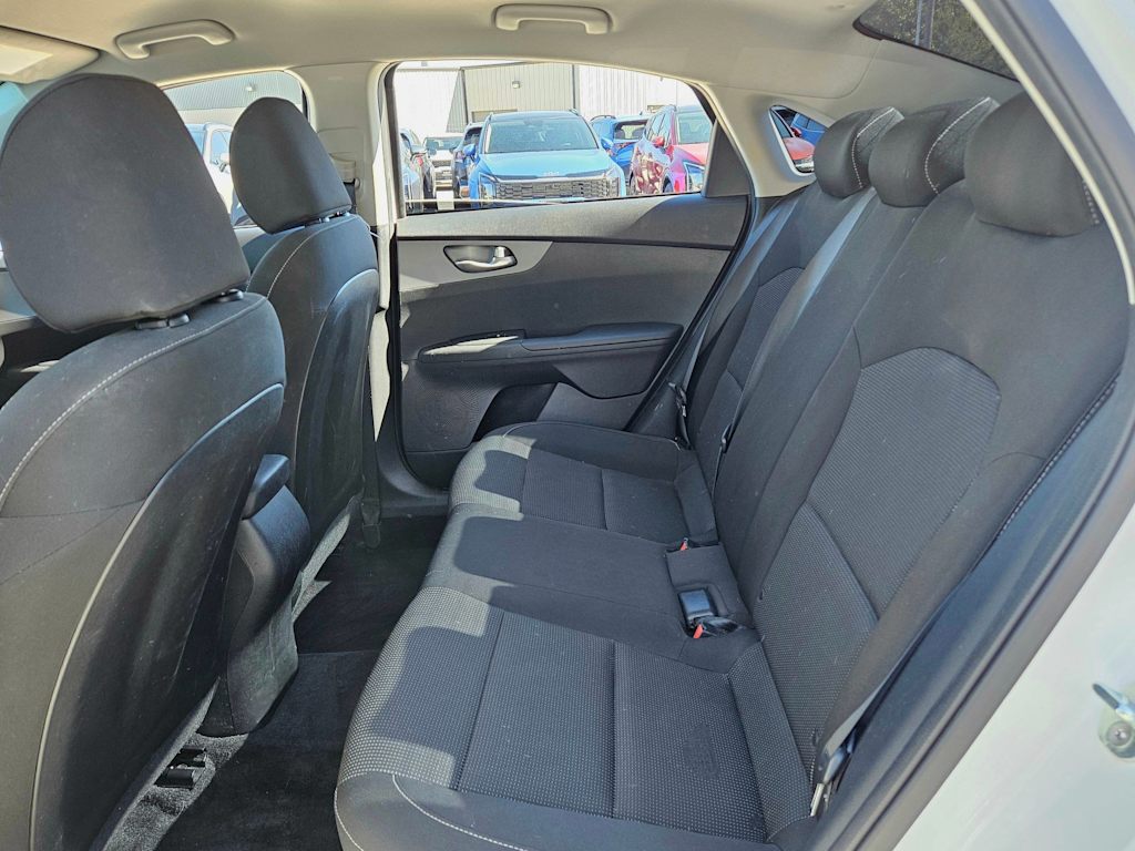 Thumbnail: 2021 Kia Forte - 22