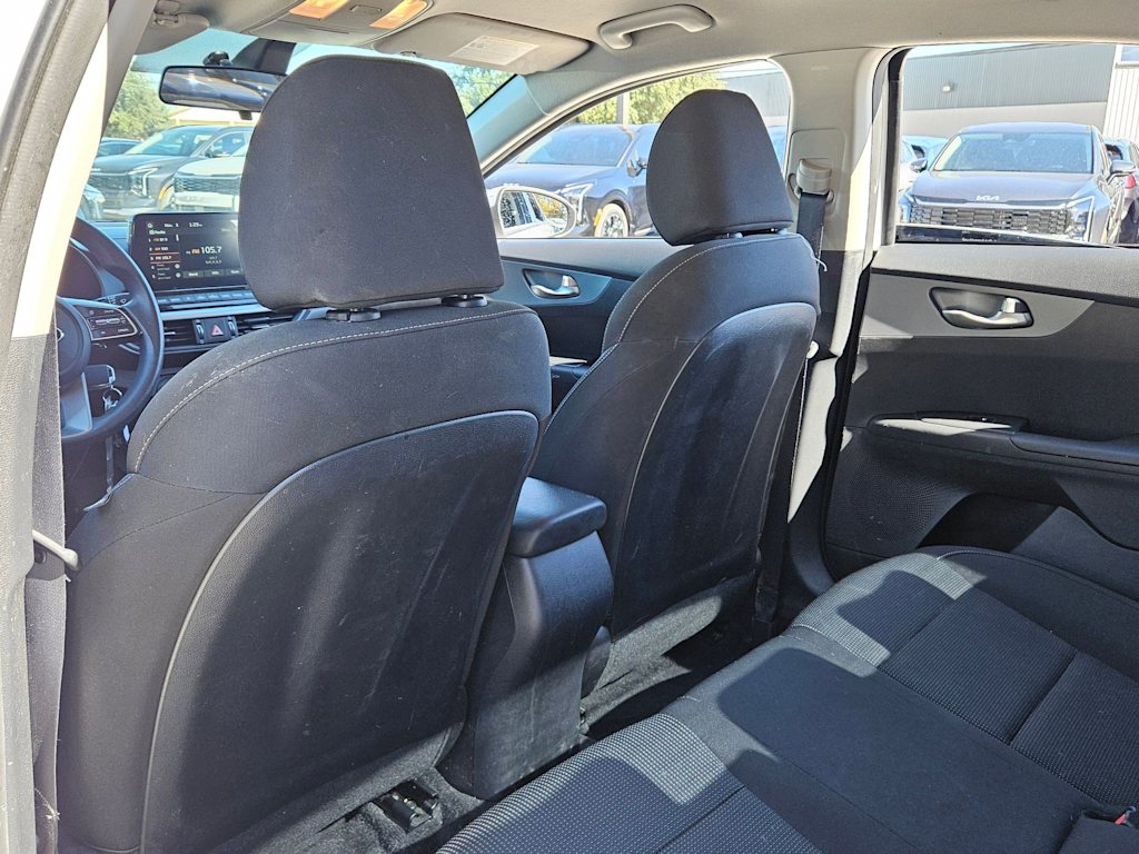 Thumbnail: 2021 Kia Forte - 11